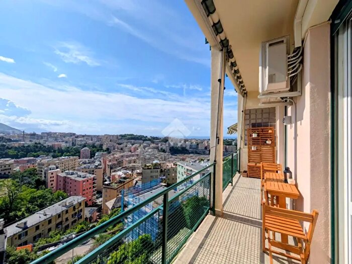 Appartamento quadrilocale in vendita in Via Imperiale, Genova
