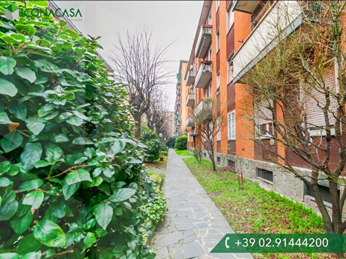 Appartamento trilocale in vendita in Via Privata Ernesto Reinach, Milano