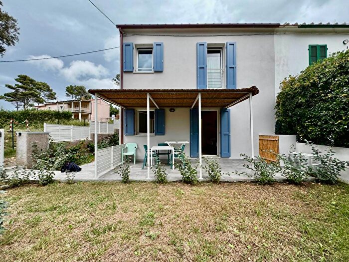 Appartamento trilocale in vendita in Marciana