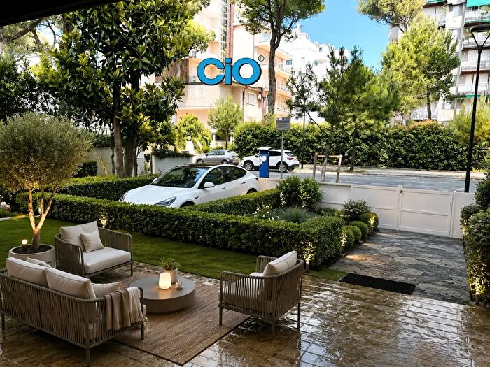 Casa con 9 locali in vendita in Cervia