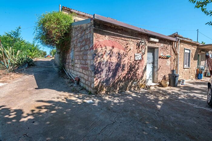 Casa quadrilocale in vendita in Via Giuseppe Garibaldi, Caltagirone
