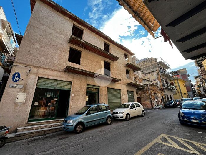 Appartamento quadrilocale in vendita in Via Petralese, Bagheria