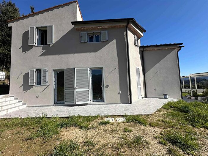 Casa con 6 locali in vendita in Via Pieve a Celle Pistoia, Pistoia