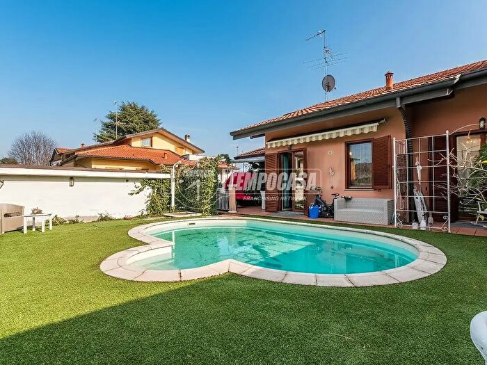 Casa quadrilocale in vendita in Via Carso, Gorla Maggiore