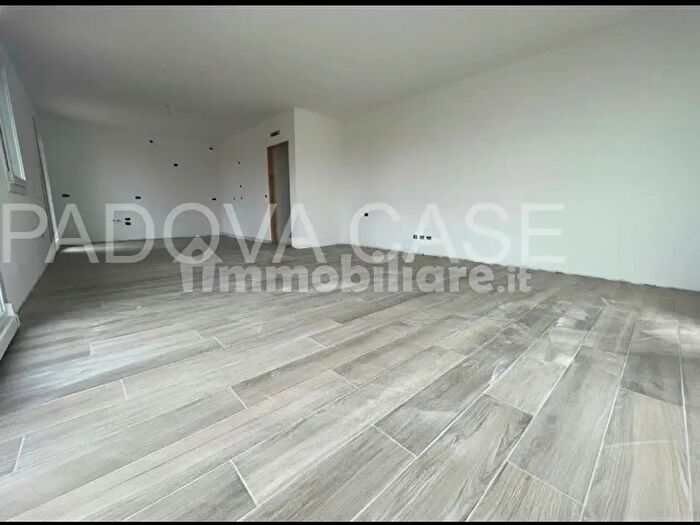 Casa quadrilocale in vendita in Rubano