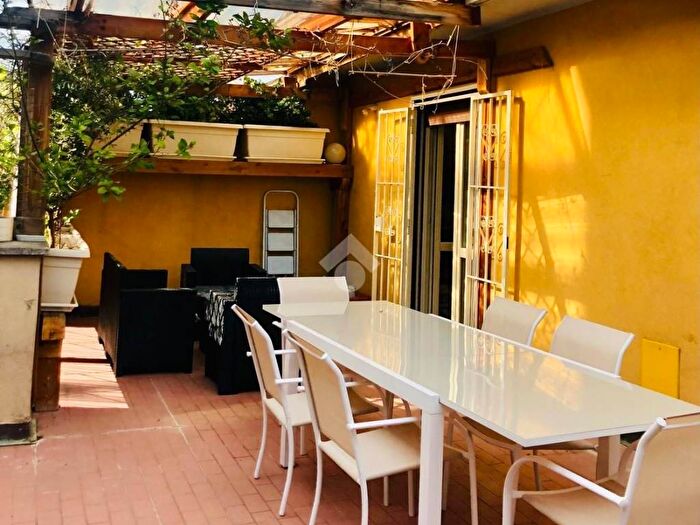 Appartamento trilocale in affitto in Via Cerano, Solari, Milano