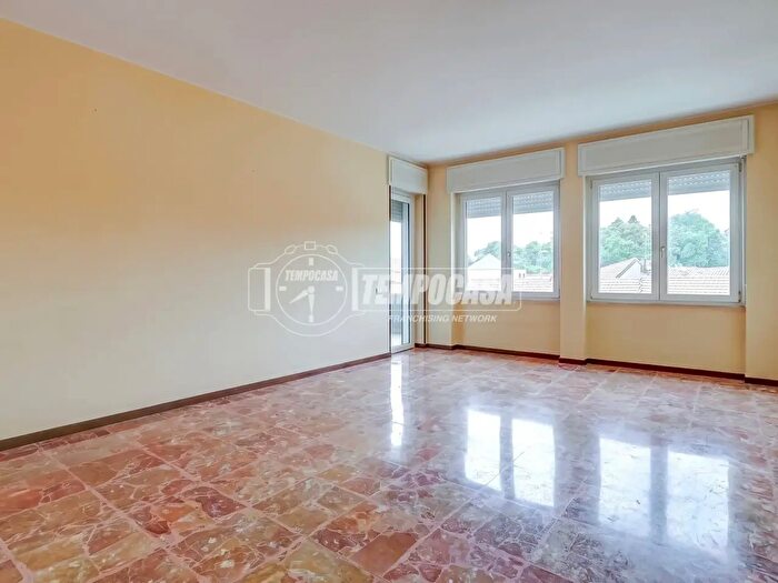 Appartamento quadrilocale in vendita in Via Gerolamo Dolci, Somma Lombardo