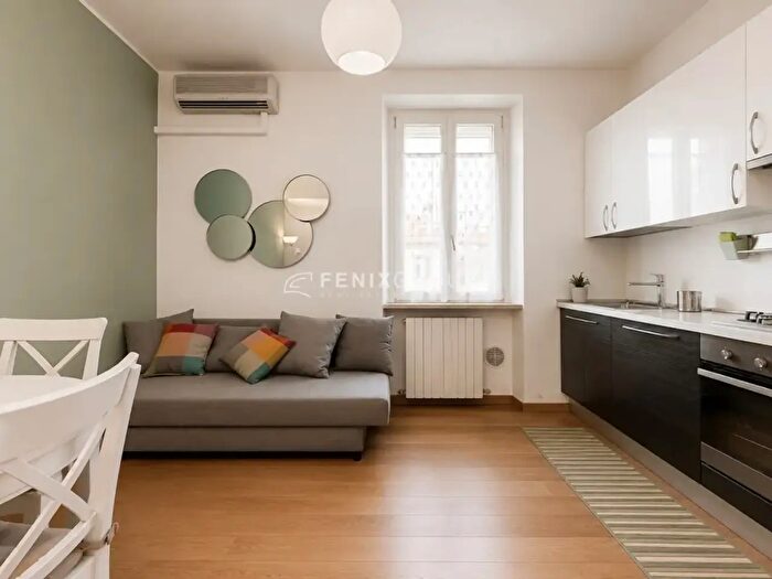 Appartamento trilocale in vendita in Via Luigi Pasteur, Milano