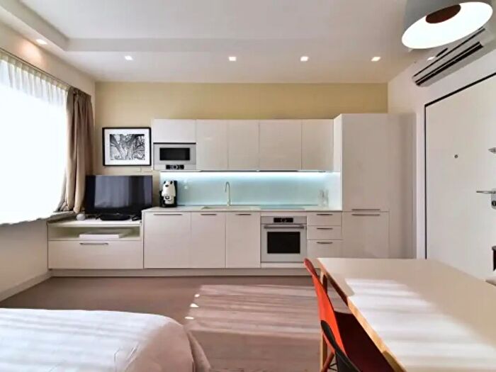 Appartamento monolocale in vendita in Via Torino, Milano