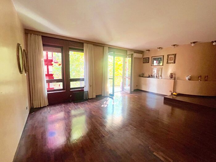 Appartamento con 6 locali in vendita in Milano