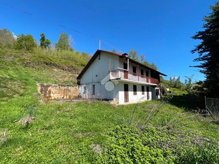 Casa con 5 locali in vendita in Strada Canavero, Bricherasio
