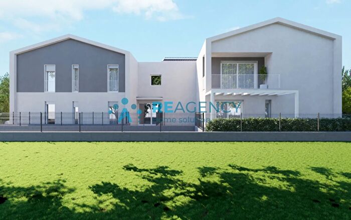 Appartamento quadrilocale in vendita in Via Giuseppe Mazzini, Altavilla Vicentina