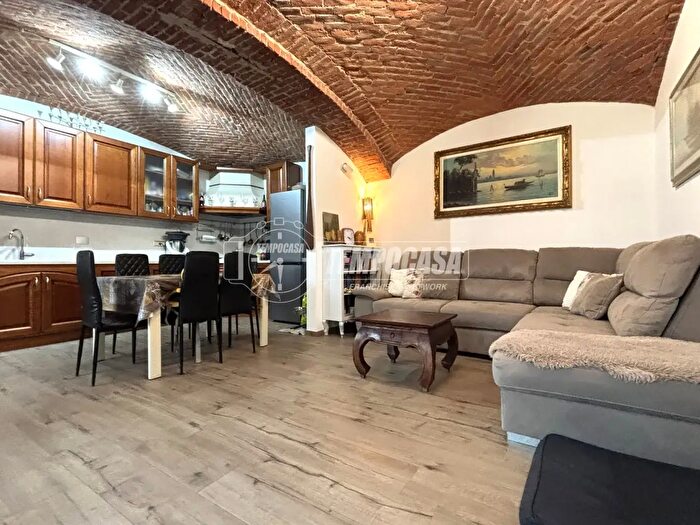 Casa con 5 locali in vendita in Via Silvio Pellico, Vische