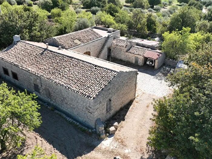 Casa quadrilocale in vendita in Cda Margione, Modica