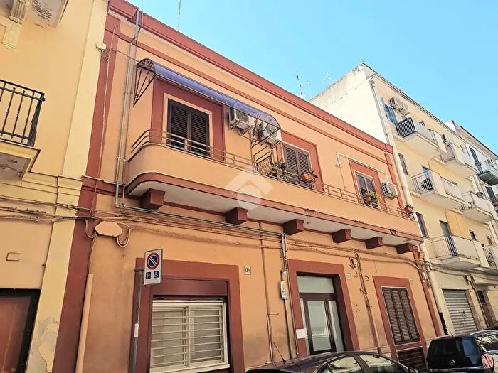 Appartamento trilocale in vendita in Via Isonzo, Bari