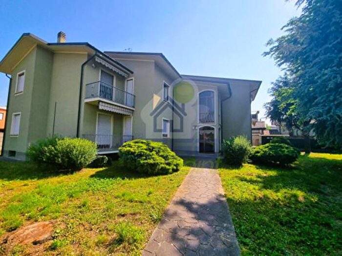 Appartamento trilocale in vendita in Strada Provinciale, Castiglione DAdda