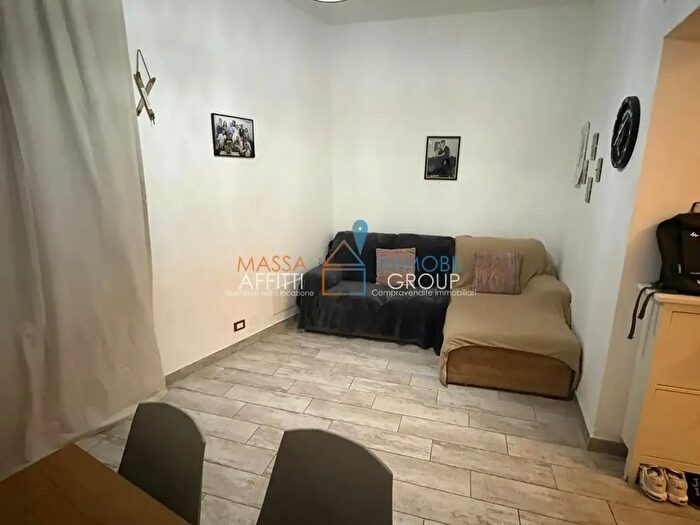 Casa con 5 locali in vendita in Via Frangola, Massa