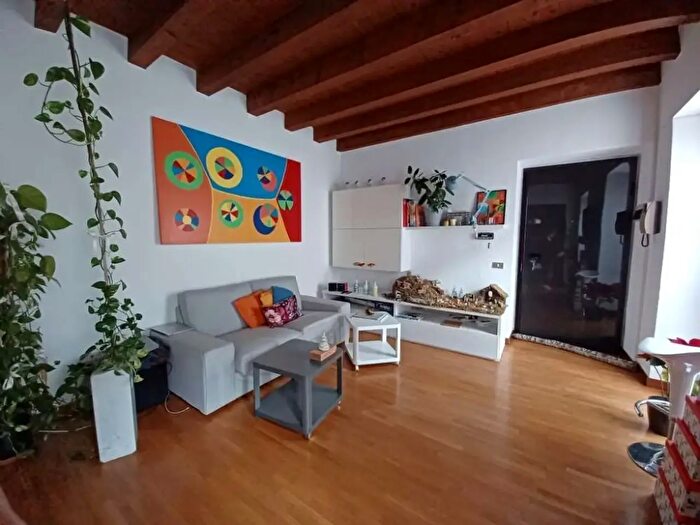 Appartamento bilocale in affitto in Via Milano, Como