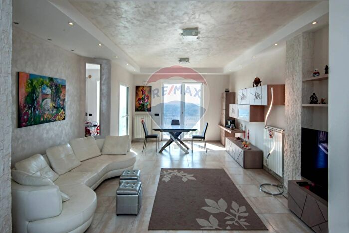 Appartamento con 5 locali in vendita in Frosinone