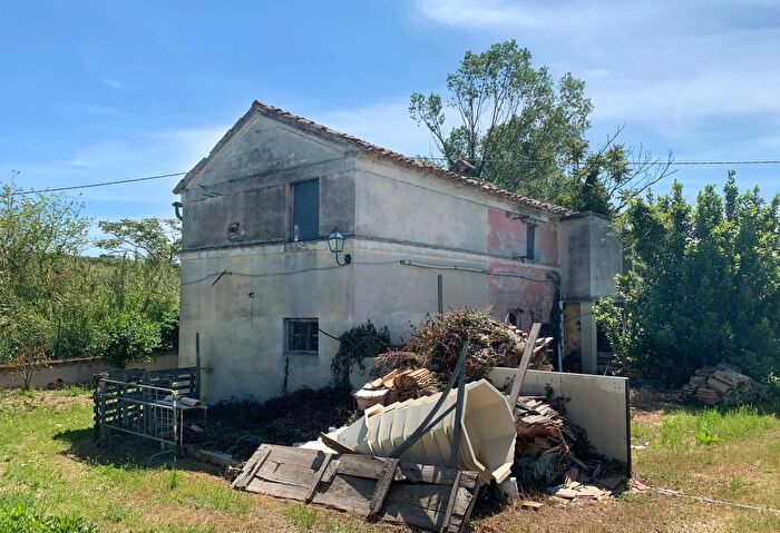 Casa con 8 locali in vendita in Recanati