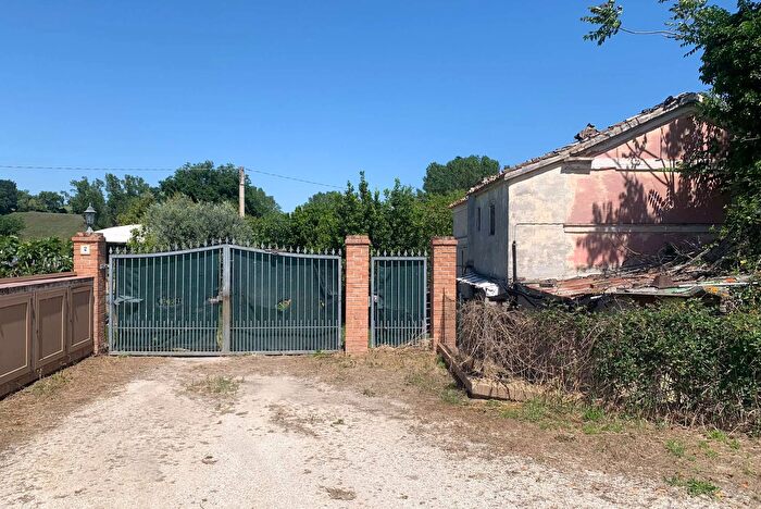 Case in Vendita e in Affitto - 2