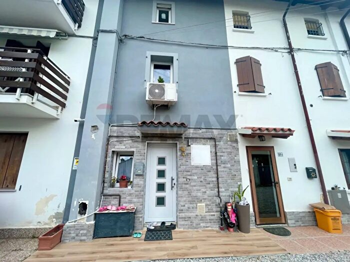 Casa trilocale in vendita in Via Dante Alighieri, Pasian Di Prato