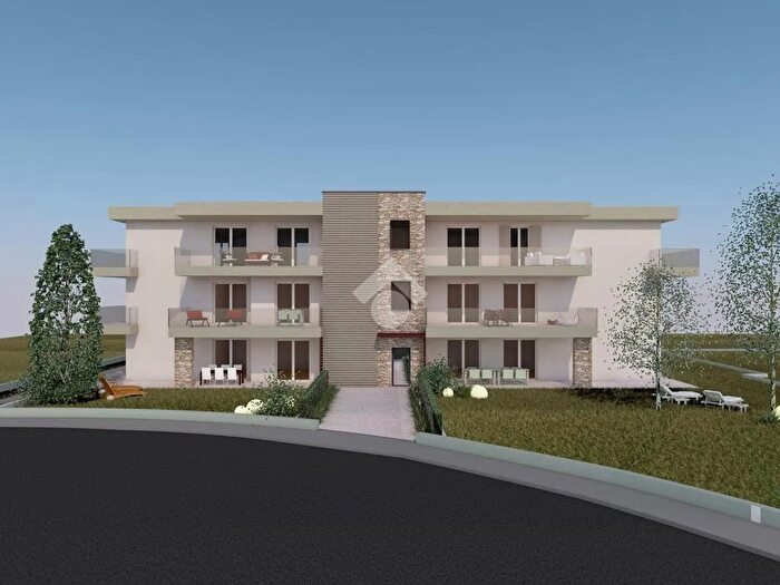 Appartamento trilocale in vendita in Via Via Aprile, Rovato