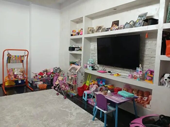 Appartamento trilocale in vendita in Via Bartolomeo Baderna, Piacenza