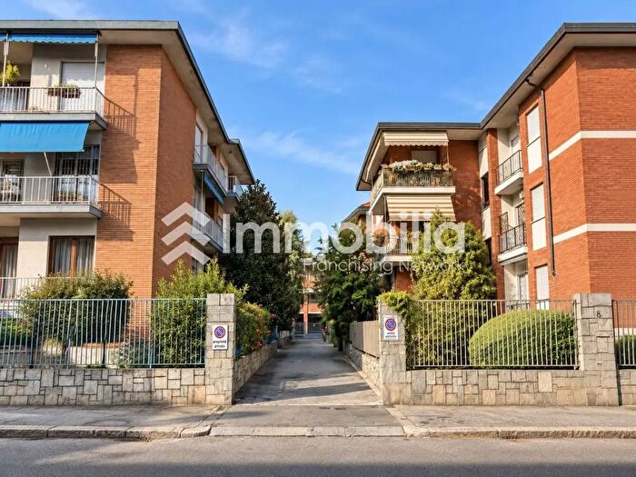 Appartamento con 5 locali in vendita in Via Sismonda Angelo, Torino