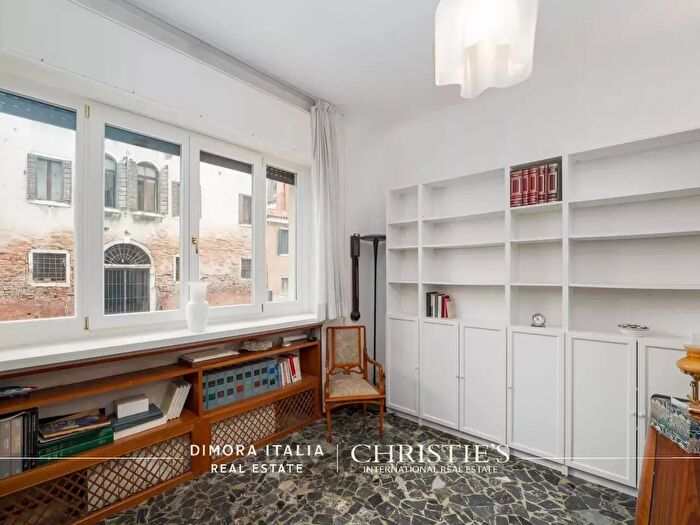 Appartamento con 5 locali in vendita in Venezia