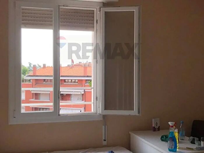 Appartamento con 5 locali in affitto in Bologna