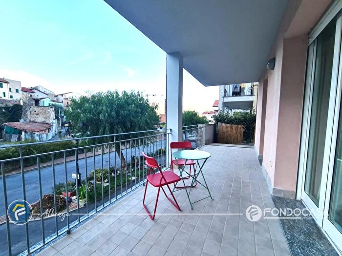 Appartamento trilocale in vendita in Via Cavalier F Perseghini, Albenga