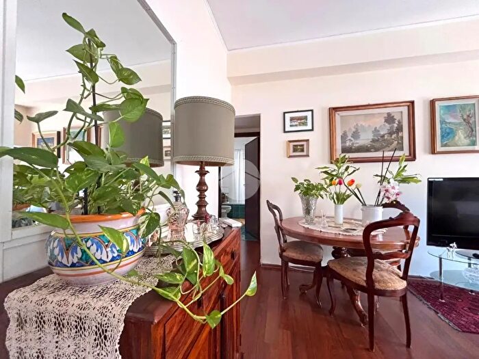 Appartamento con 6 locali in vendita in Via Serradifalco, Palermo