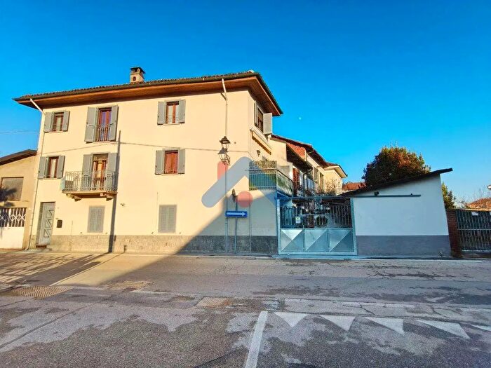 Casa quadrilocale in vendita in Via XXIV Maggio, Buttigliera DAsti