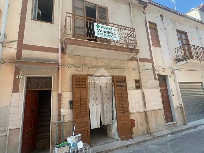 Appartamento quadrilocale in vendita in Via Principe Castelnuovo, Partinico