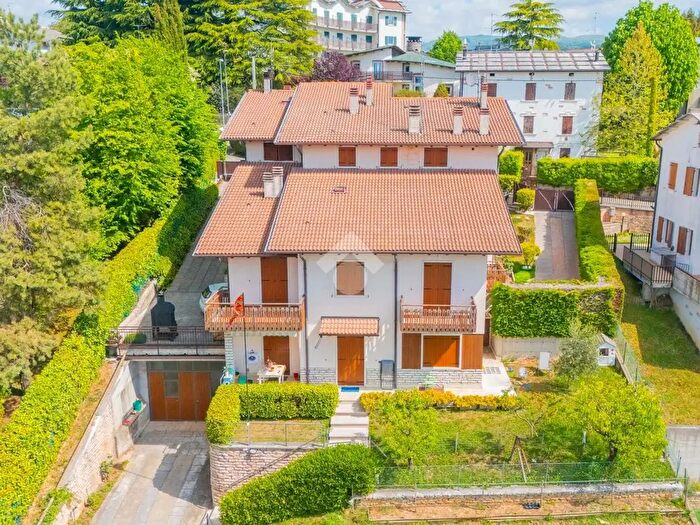 Casa con 5 locali in vendita in Via Regnoto, Cerro Veronese