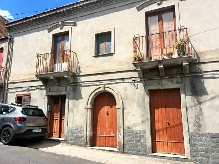Casa con 6 locali in vendita in Via Nicolò Antonio Gravazio, Briatico
