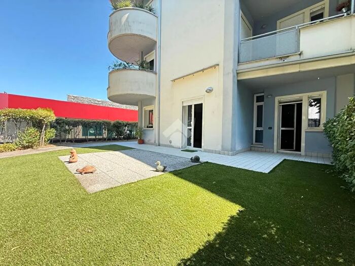 Appartamento quadrilocale in vendita in Desenzano Del Garda