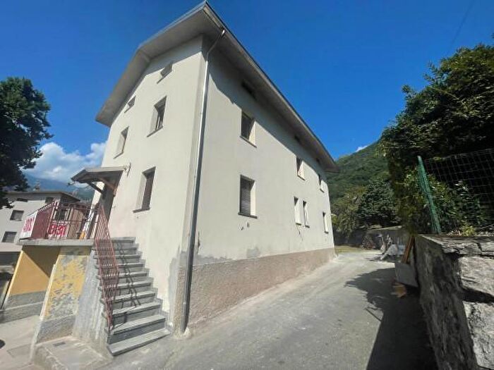 Appartamento bilocale in vendita in Via Villa, Verceia