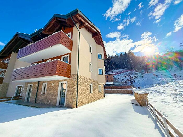 Appartamento trilocale in affitto in Corso Roma, Aprica