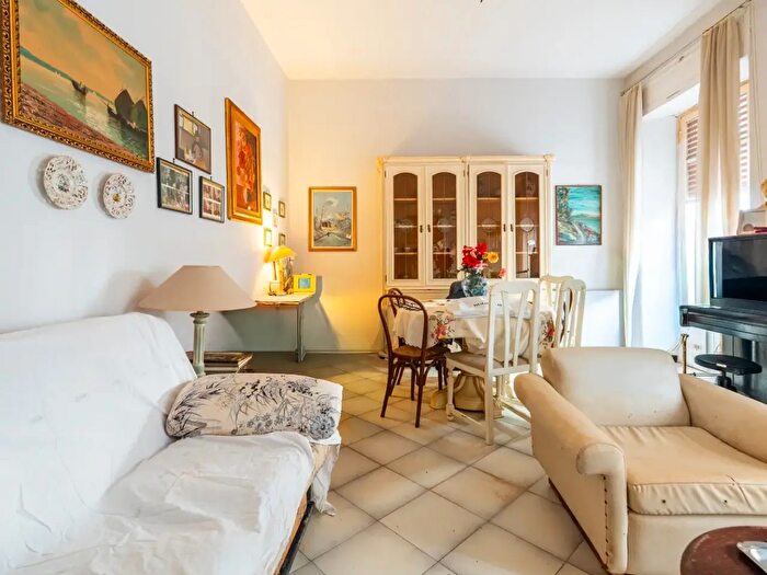 Appartamento con 5 locali in vendita in Via Gaetano Donizetti, Cagliari
