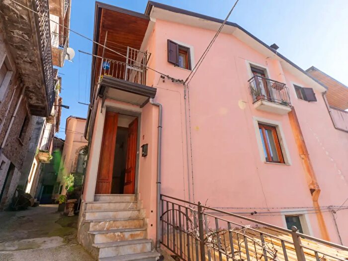 Appartamento con 6 locali in vendita in Via Mazzini, Roccadaspide
