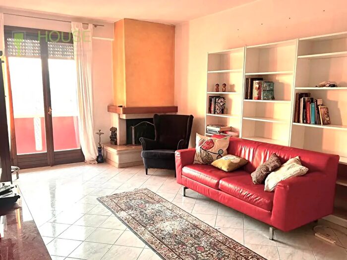 Appartamento con 5 locali in vendita in Via Rostone Thiene, Thiene