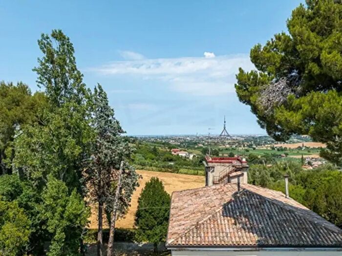 Casa con 6 locali in vendita in Via Montefiorino, Rimini