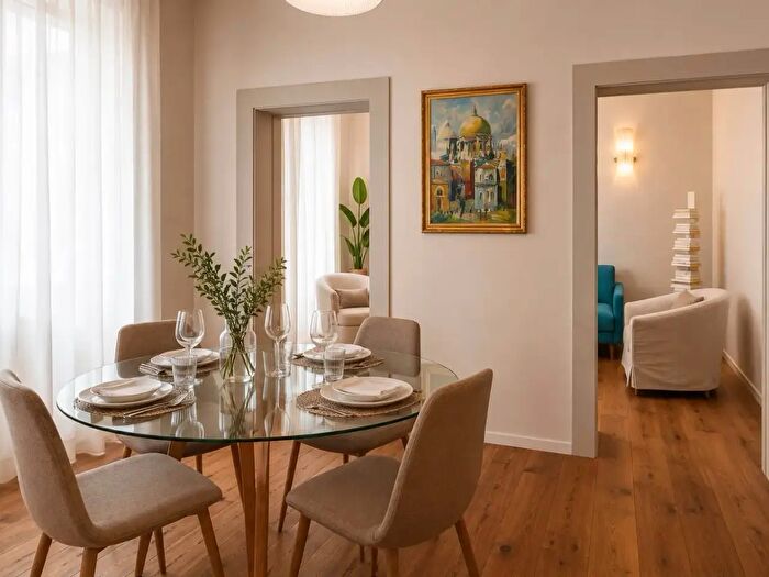 Appartamento con 5 locali in affitto in Via San Paolino, Firenze
