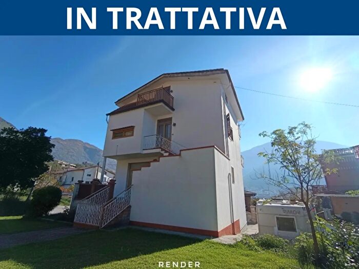 Appartamento quadrilocale in vendita in Via SantAndrea Apostolo, Solofra