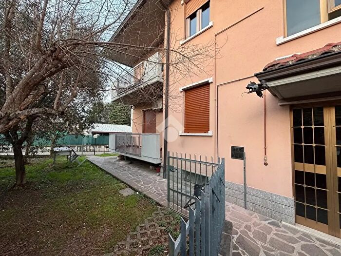 Appartamento bilocale in vendita in Via G Rossa, Treviolo