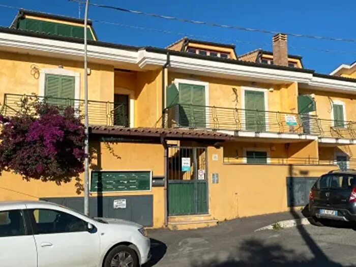 Appartamento con 6 locali in vendita in Via Gian Lorenzo Bernini, Guidonia Montecelio