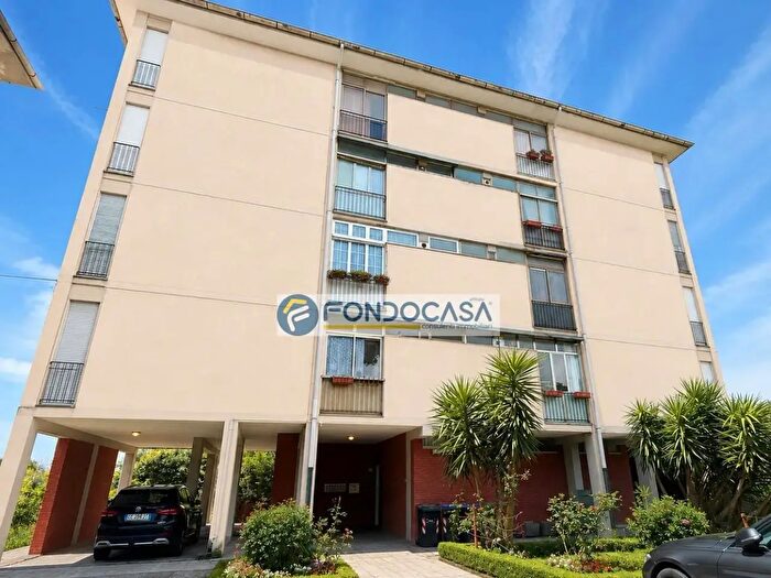 Appartamento quadrilocale in vendita in Via Molina, Carrara
