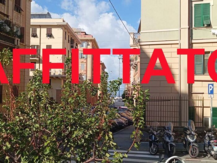 Appartamento quadrilocale in affitto in Via Lavinia, Albaro, Genova